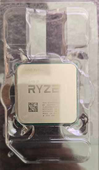 AMD Ryzen 5 3600X - Caja y disipador