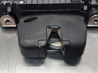 CERRADURA MALETERO / PORTON PEUGEOT 2008 YH01 915