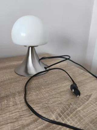 Lámpara de mesa táctil gris y blanca