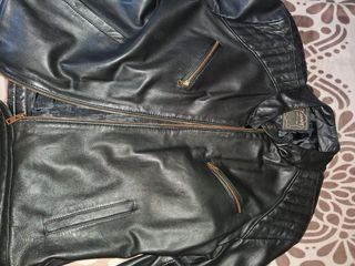 Chaqueta de cuero negra