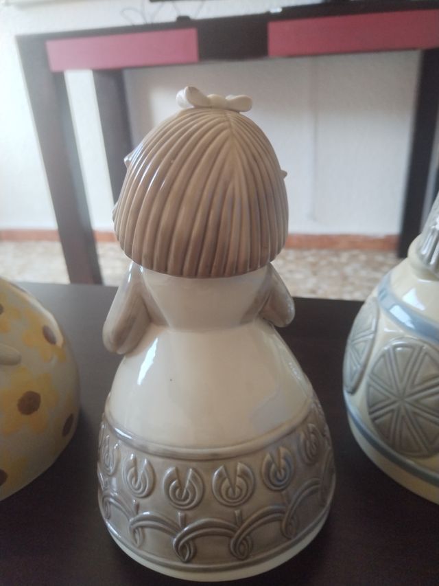 Set di 3 antiche figure in porcellana Valenciana Sanbo