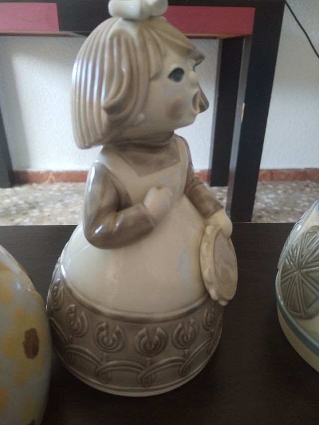 Set di 3 antiche figure in porcellana Valenciana Sanbo