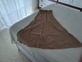 Falda midi marrón talla única