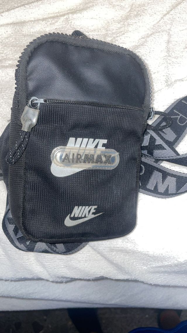 Riñonera Nike Negra y Gris