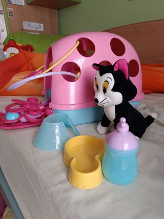 Juguetes Minnie veterinaria gatito y casita