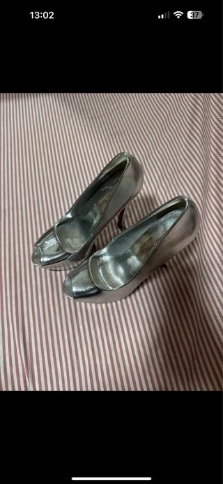 Tacones plateados talla 39