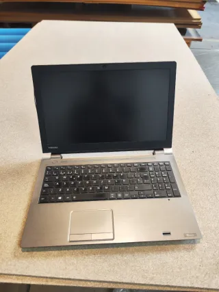 Portátil Toshiba i7 para piezas