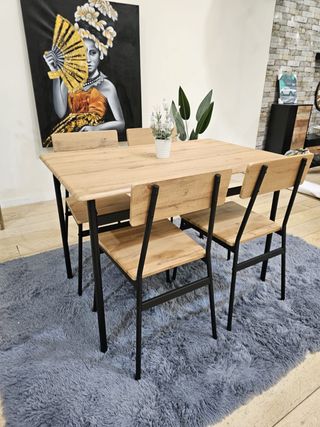 Mesa de comedor madera y 4 sillas