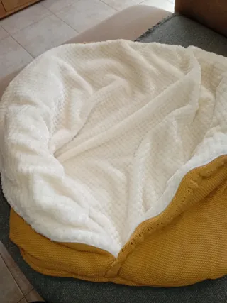 Saco capazo bebé amarillo