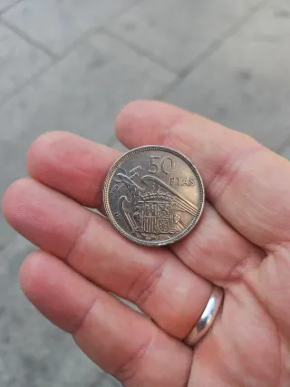 Moneda 50 Pesetas 1957 ( negociable)
