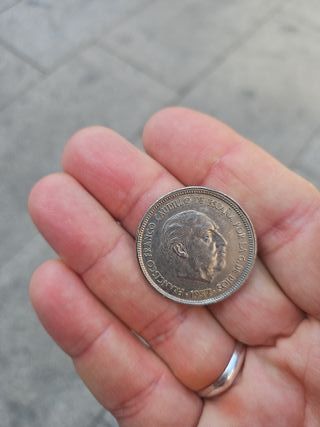 Moneda 50 Pesetas 1957 ( negociable)