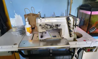 Máquina de coser industrial profesional