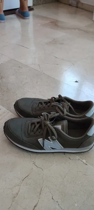 Tenis New Balance Gris y Verde