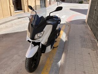 Yamaha XMAX 250 - Abril 2011 - KMS 55.500 