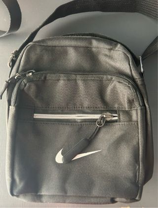 Riñonera Nike Negra
