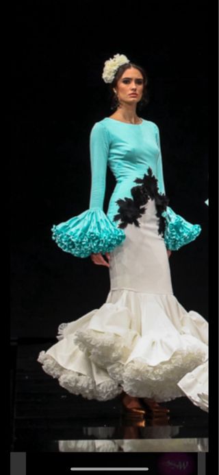 Vestido de flamenca turquesa y blanco