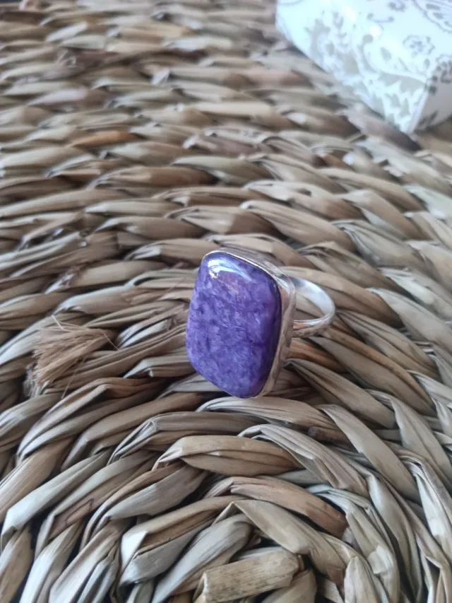 Anillo Plata con Piedra Morada Charoita ajustable
