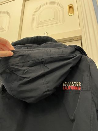 Abrigo Hollister Azul Marino con Capucha