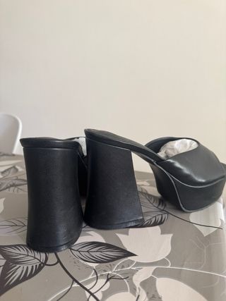 Sandalias negras