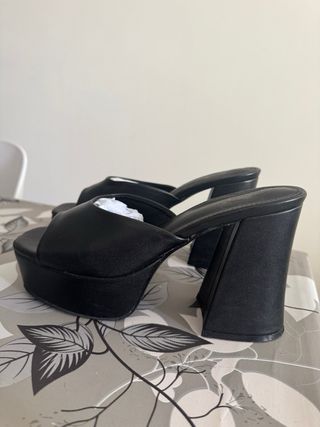 Sandalias negras