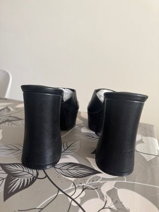 Sandalias negras