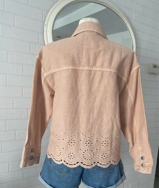 Chaqueta Stradivarius rosa talla S