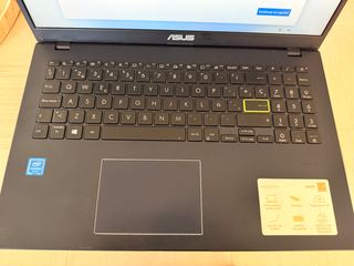 Portátil ASUS E510 Intel Celeron, RAM 4,00GB,