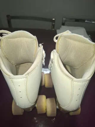 Patines artísticos blancos