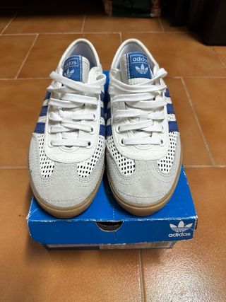 Zapatillas Adidas Blancas y Azules