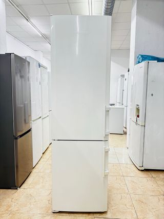 Nevera Liebherr blanca