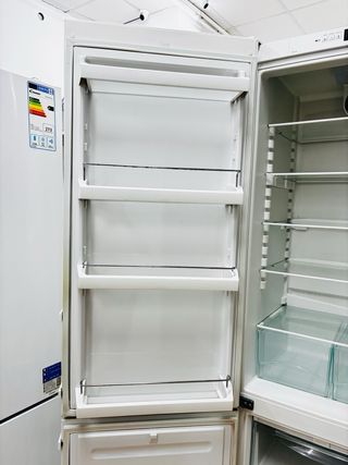 Nevera Liebherr blanca