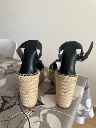 Cuñas negras