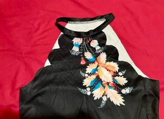 Vestitino estivo floreale senza maniche