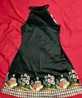 Vestitino estivo floreale senza maniche