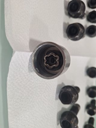 Tornillos Llantas BMW (Set 16 + 1)