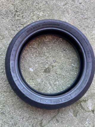 Neumático slick Pirelli Superbike 125/70 R17 sc1