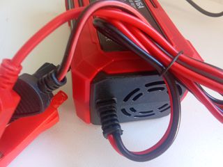 Cargador Batería Coche Moto Inteligente 12V 