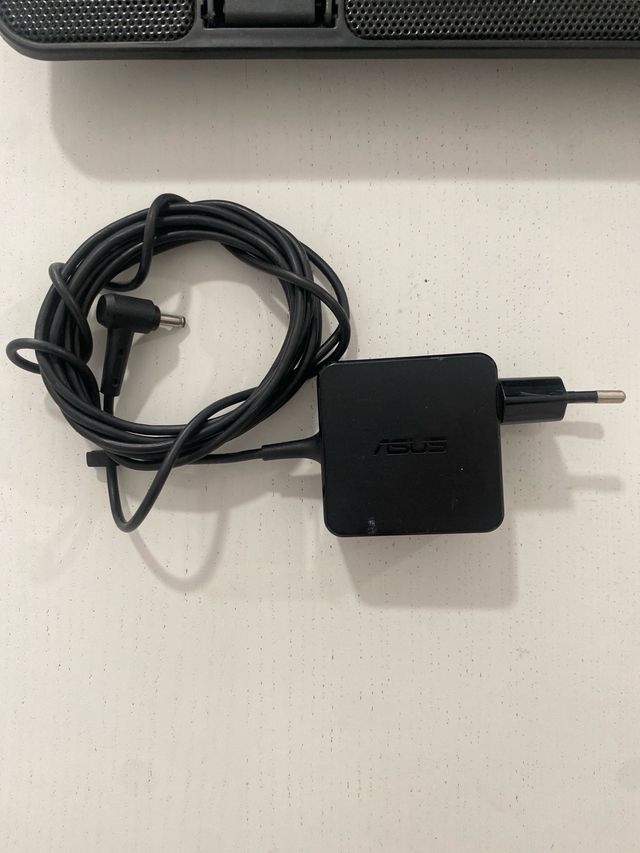 Ordenador ASUS X201E 2GB RAM SDD 240GB WIN10