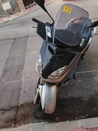 Yamaha Xmax 250