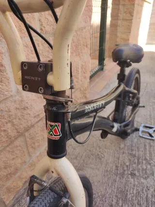 Bicicleta BMX Monty