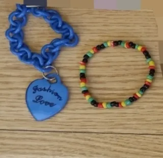 Braccialetti, cavigliera e collane