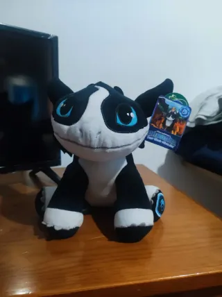 Boneco Dragão Preto e Branco