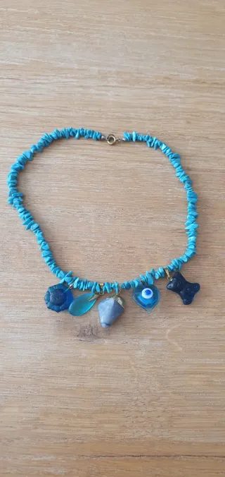 Collana turchese con ciondoli
