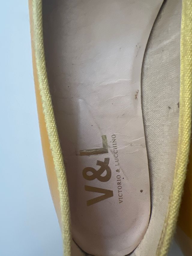 Zapatos planos V&L amarillos
