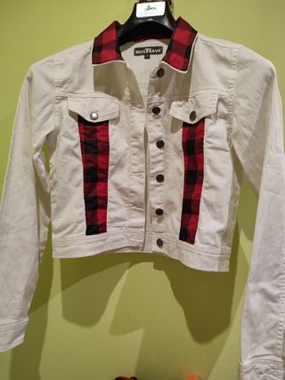Chaqueta vaquera customizada 