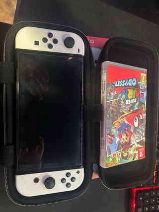 Nintendo Switch OLED BLANCA + Super Mario Odyssey