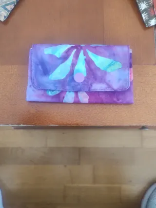 Cartera de tela hecha a mano