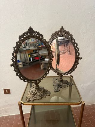 Coppia specchi ovali decorati