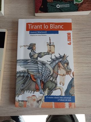 Varios libros mandados por insti y cole a 8€ cada 