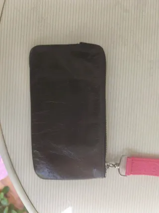 Cartera Bimba y Lola Piel Negra con Asa Rosa